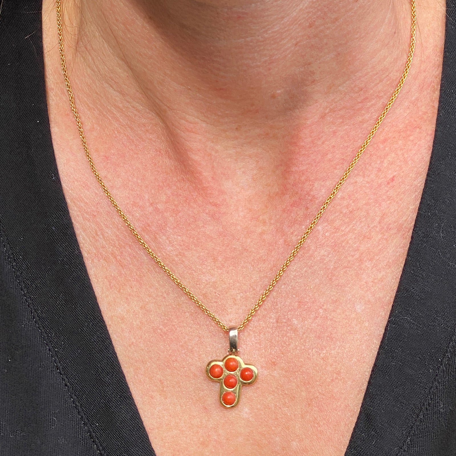 14K Solid Gold Italian Cross pendant with Figaro necklace Chain. | eBay